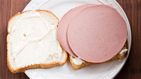 bologna meat sandwich